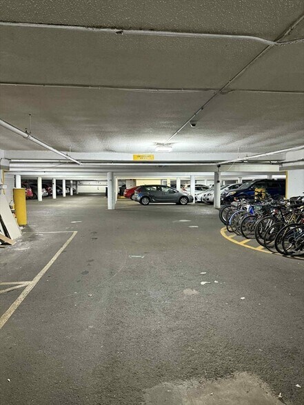 Building Photo - 208 Fuller St