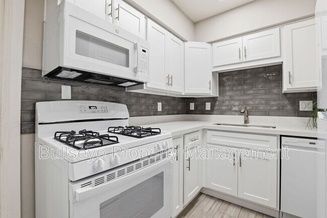 Building Photo - 1721 E Moreland St