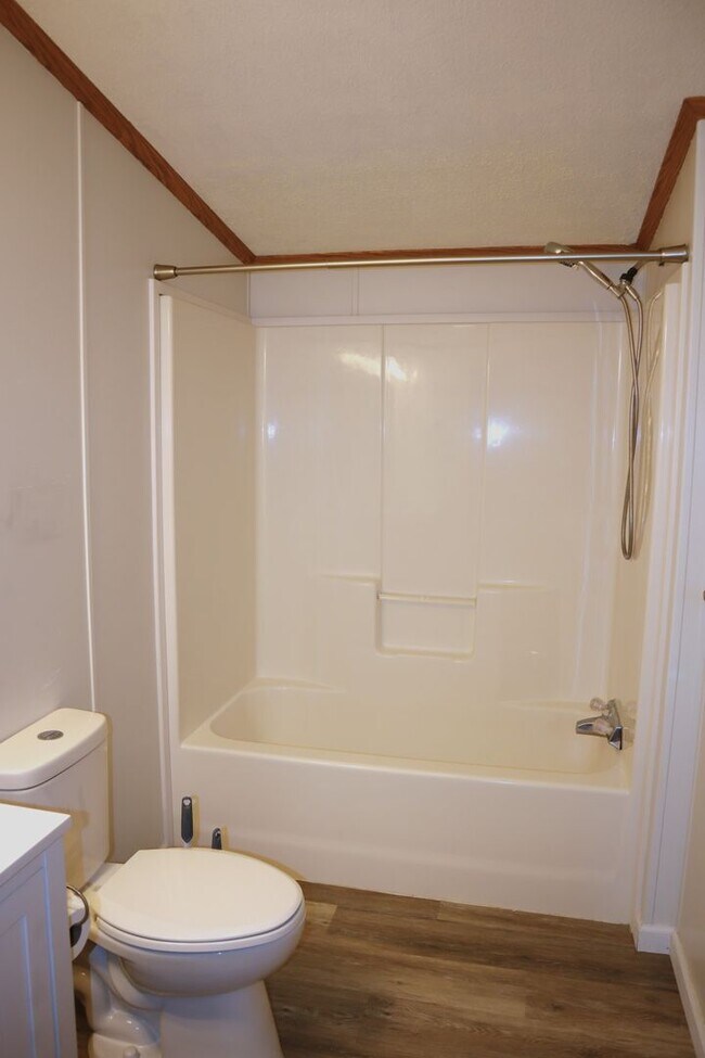 Building Photo - Lovely 3 bedroom, 2 bath home!