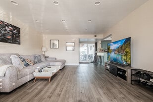 Building Photo - 5521 27th Ave