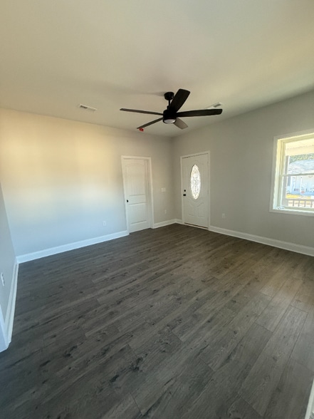 Building Photo - 1621 Thompson St