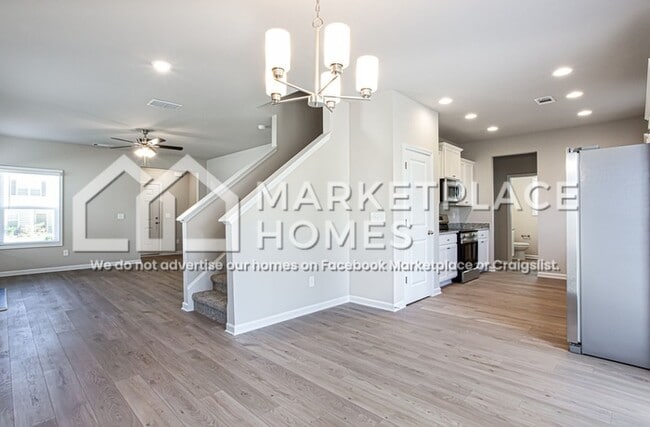 Building Photo - 250 W L Miller Dr