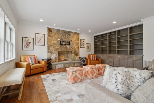 Building Photo - 57 Overbrook Dr