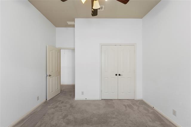 Building Photo - 1204 E Shawnee Dr