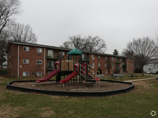 Building Photo - Robert Morris Apartments