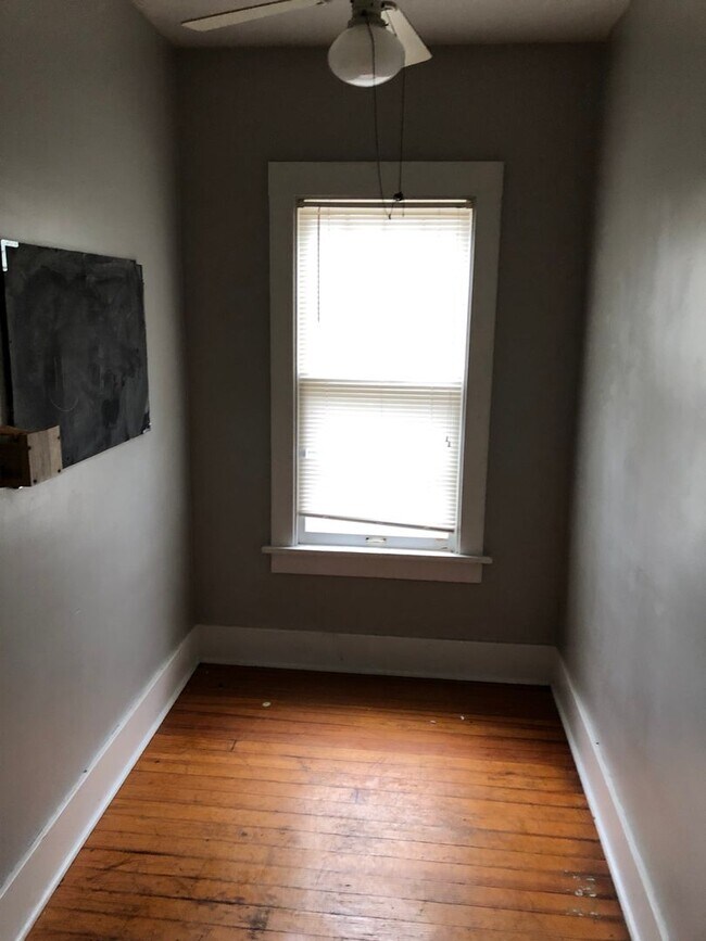 Building Photo - 119 N Normal St