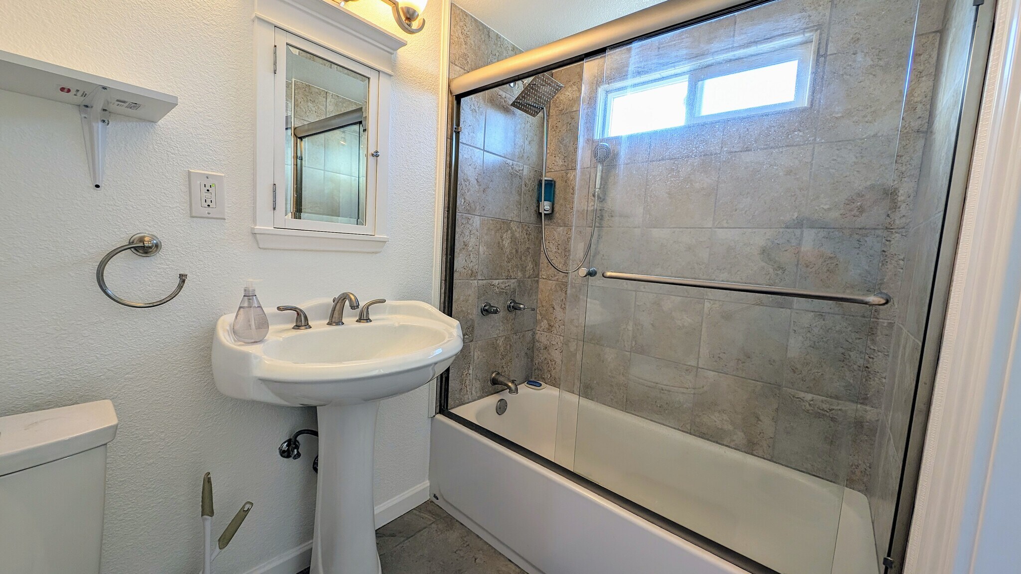 Building Photo - 72404 Cactus Dr