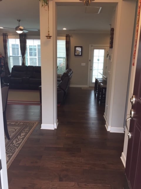 Building Photo - Beautiful home in desirable neighborhood o...