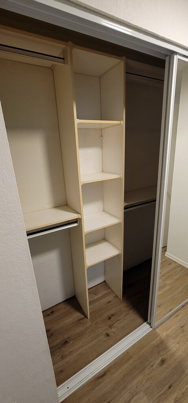 Building Photo - 18320 Hurst Rd