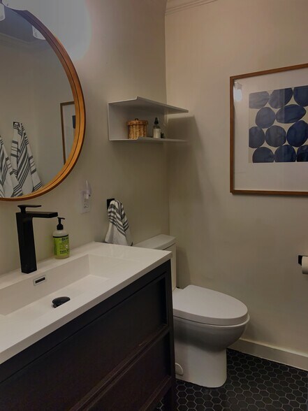 Building Photo - 1609 Pierce Avenue Ext