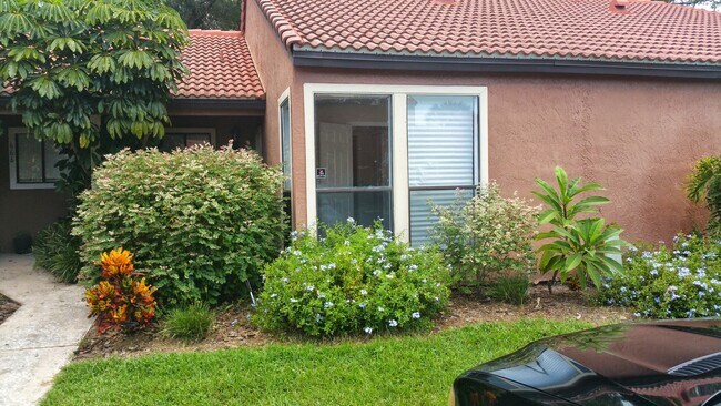 Building Photo - Beautiful  Furnished 1/1 condo x Rent  in Winter Park Next to Full Sail University !