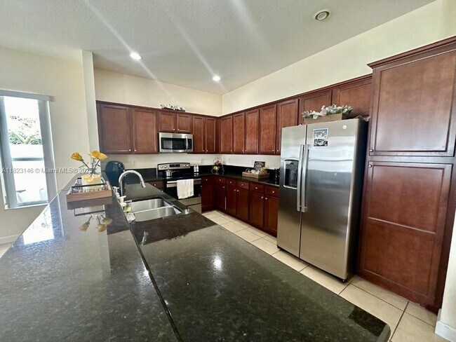 Building Photo - 9050 SW 170th Ct