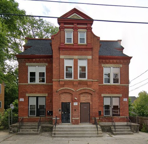 Building Photo - 2232 St James Ave