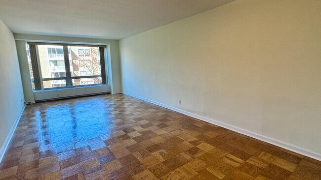 Building Photo - 1425 4th St SW