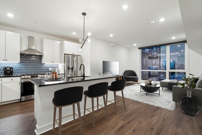 Building Photo - The Lenora