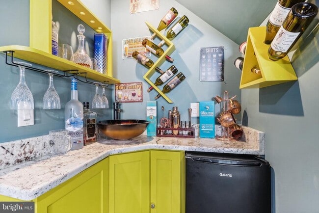 Building Photo - 206 Shields Ct