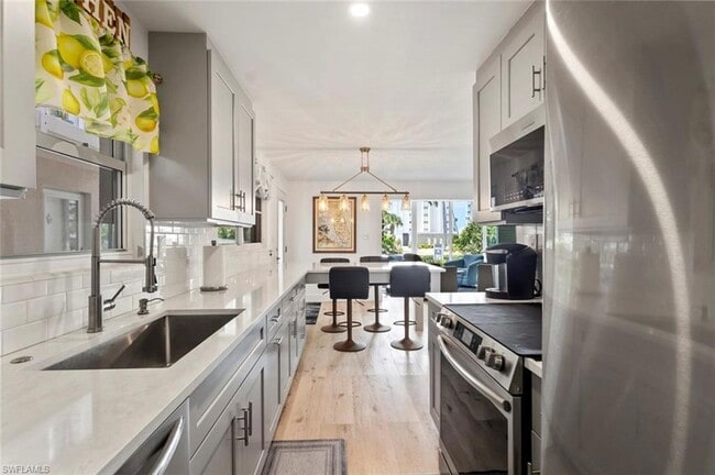 Building Photo - 1910 Gulf Shore Blvd N