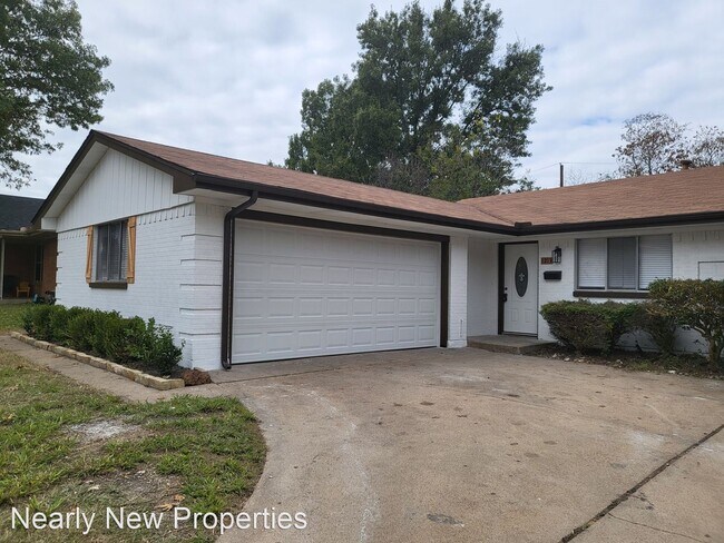 Building Photo - 3 br, 2 bath House - 1213 Carroll Dr