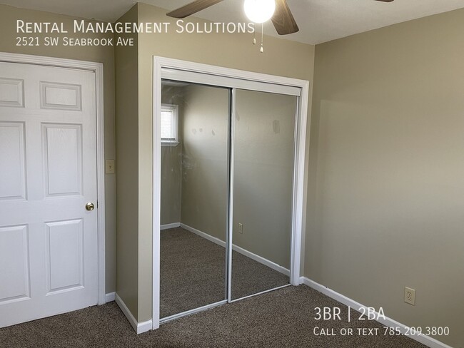 Building Photo - *Near Shunga Trail* 2521 SW Seabrook Ave- ...