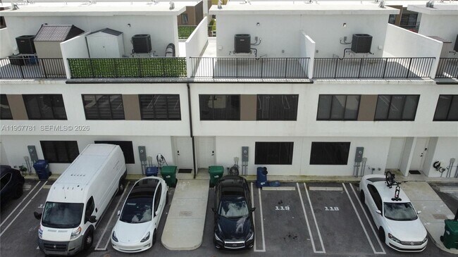 Building Photo - 14569 SW 261 St Ter