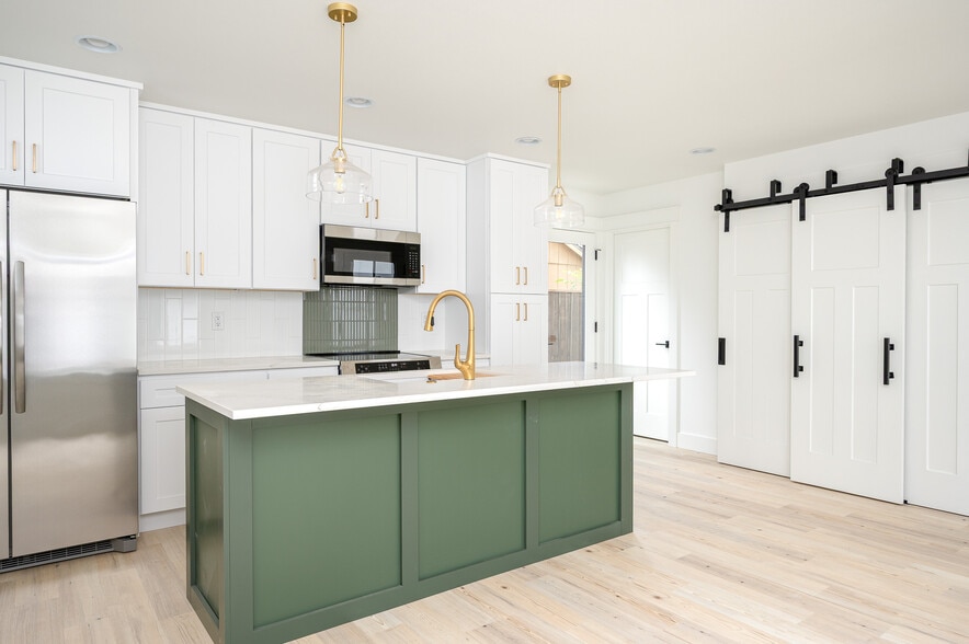 Building Photo - 4103 SE Olsen St