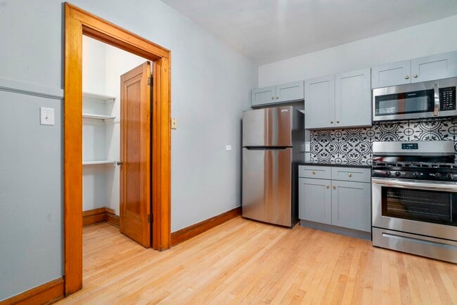 Building Photo - 530 Hillside Ave