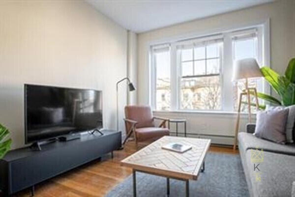 Building Photo - 674 Washington St