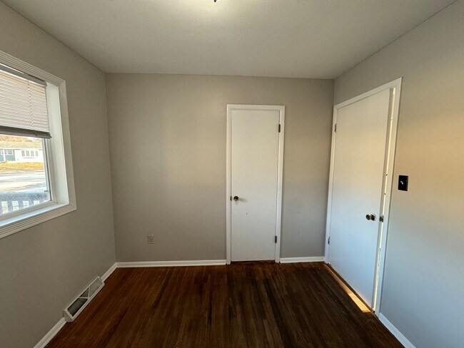 Building Photo - 3 bd 1ba charming home in Hudson IA for rent