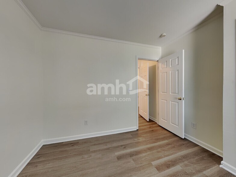 Building Photo - 4905 Heritage Woods Ct