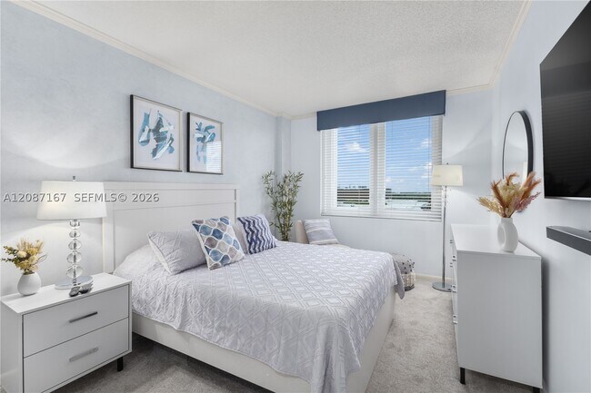 Building Photo - 2301 Collins Ave