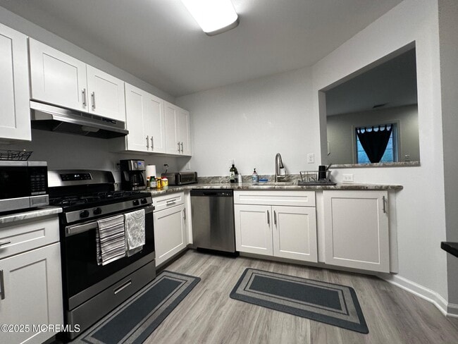 Building Photo - 373 Yorkshire Pl
