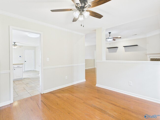 Building Photo - 122 Bellingham Dr