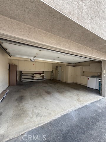 Building Photo - 5345 White Oak Ave