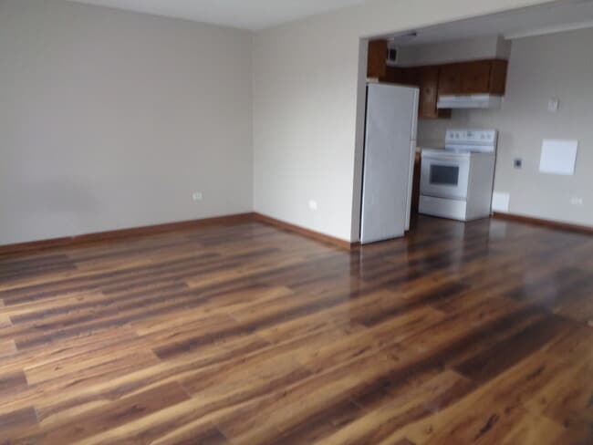 Building Photo - 3756 W 120th St