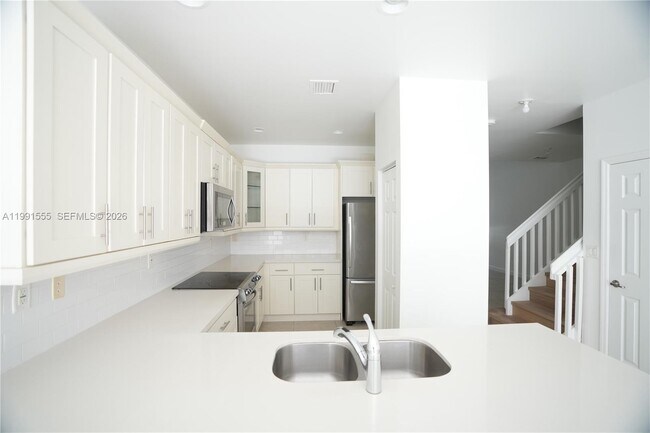 Building Photo - 10468 NW 61 Ln.