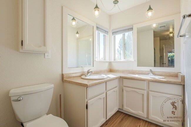 Building Photo - 587 Starlight Dr