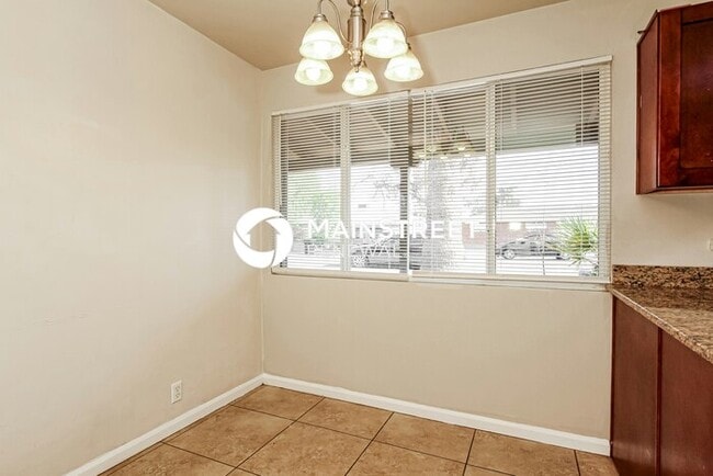Building Photo - 3 Bedroom Pet-Friendly Home in Phoenix, AZ with Main Street Renewal