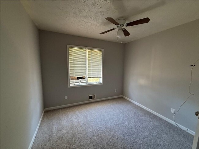 Building Photo - 2124 Fieldstone View Ct SE