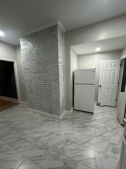 Building Photo - 179 Dana St