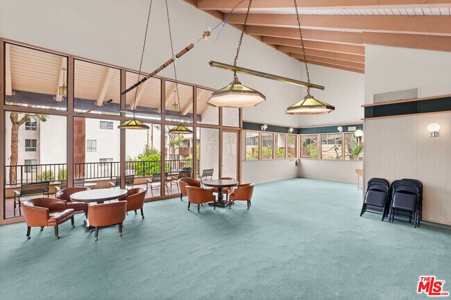 Building Photo - 6000 Canterbury Dr