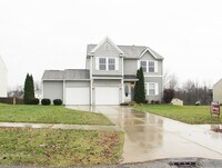 Building Photo - Beautiful 4 bedroom, 3.5 Bath Home