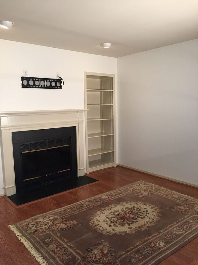 Building Photo - 10714 Kings Riding Way