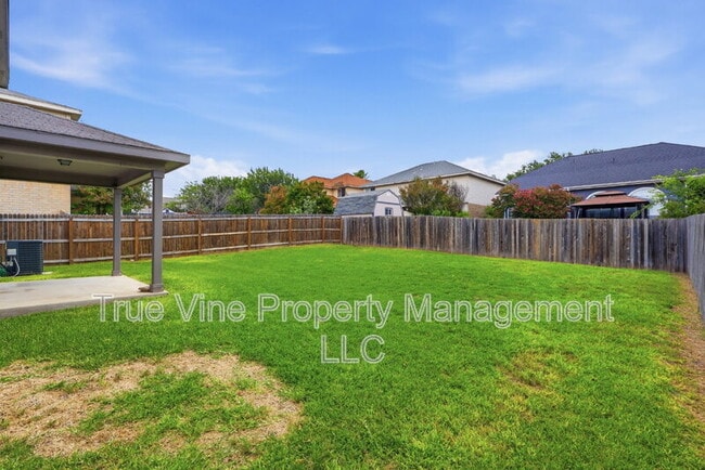 Building Photo - 136 Texas Mulberry