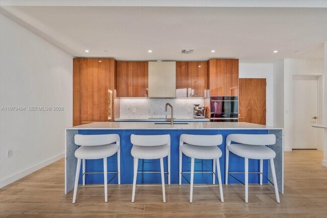 Building Photo - 2678 Tigertail Ave