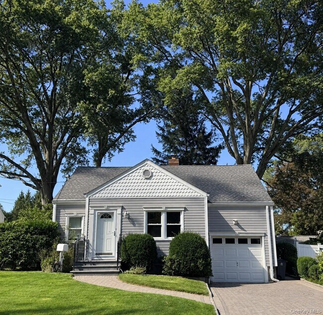 Building Photo - 60 Topland Rd