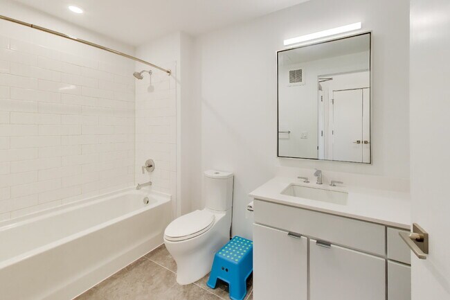 Building Photo - Top floor residence in elevator building with sweeping views.