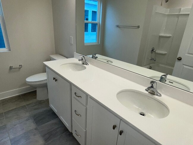 Building Photo - Beautiful Three Story Townhouse in Aria at the Park!