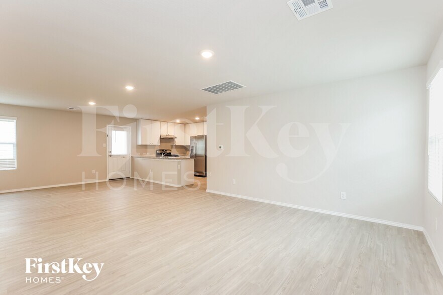 Building Photo - 10606 Varmus Dr