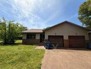 Building Photo - 2630-2632 E 2nd St