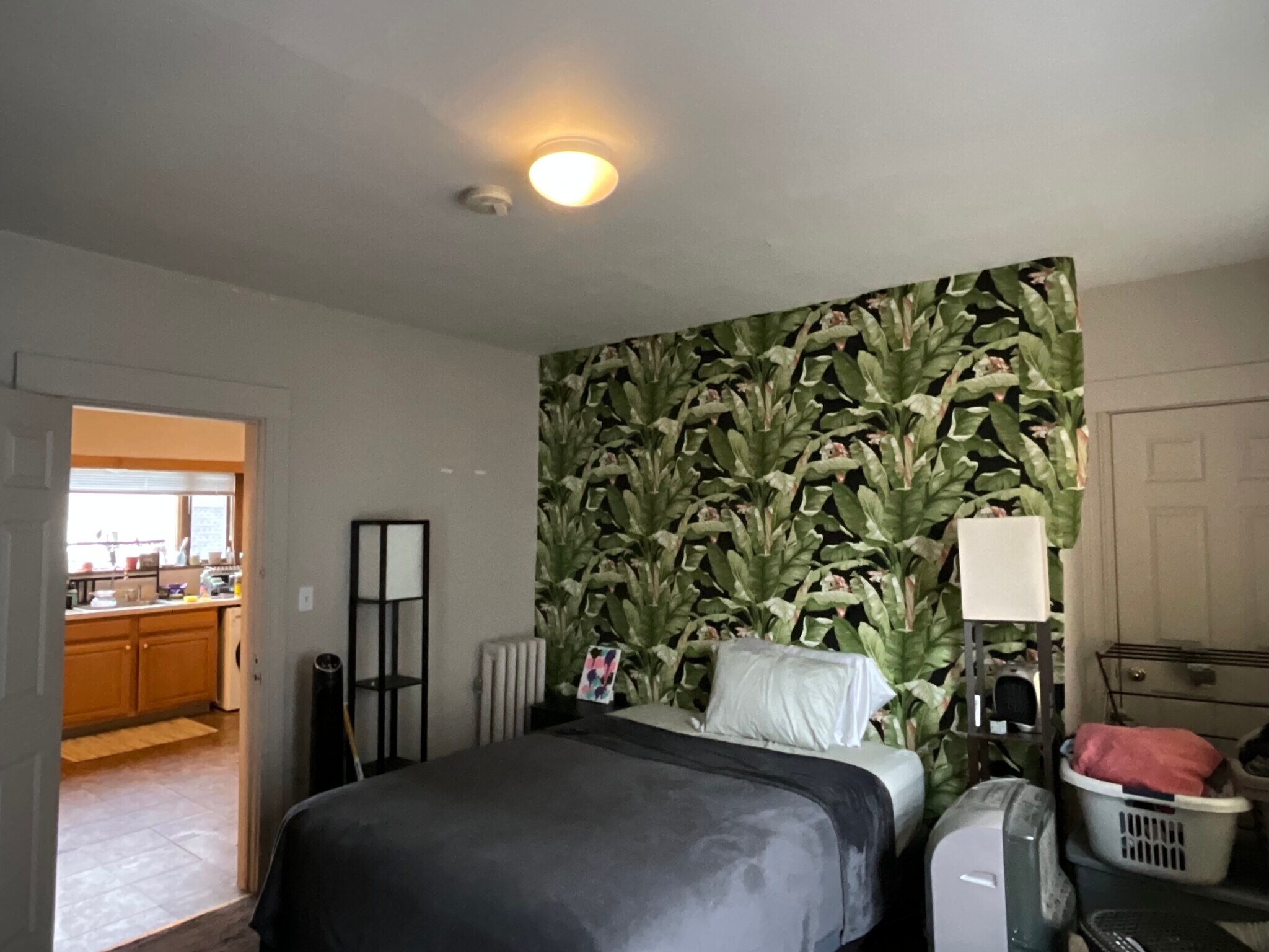 Building Photo - 325 Main St